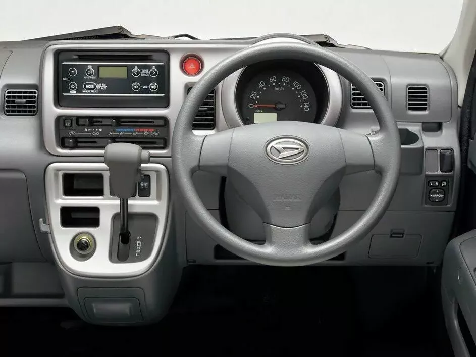 Автомобиль Daihatsu Hijet X Микровэн