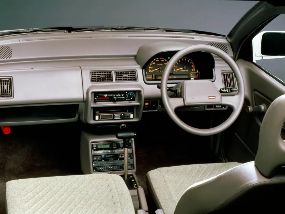 Автомобиль Daihatsu Leeza I Хэтчбек (3 двери)