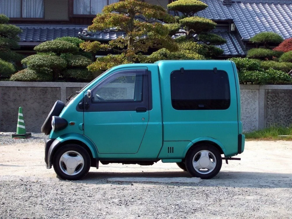Автомобиль Daihatsu Midget II Микровэн