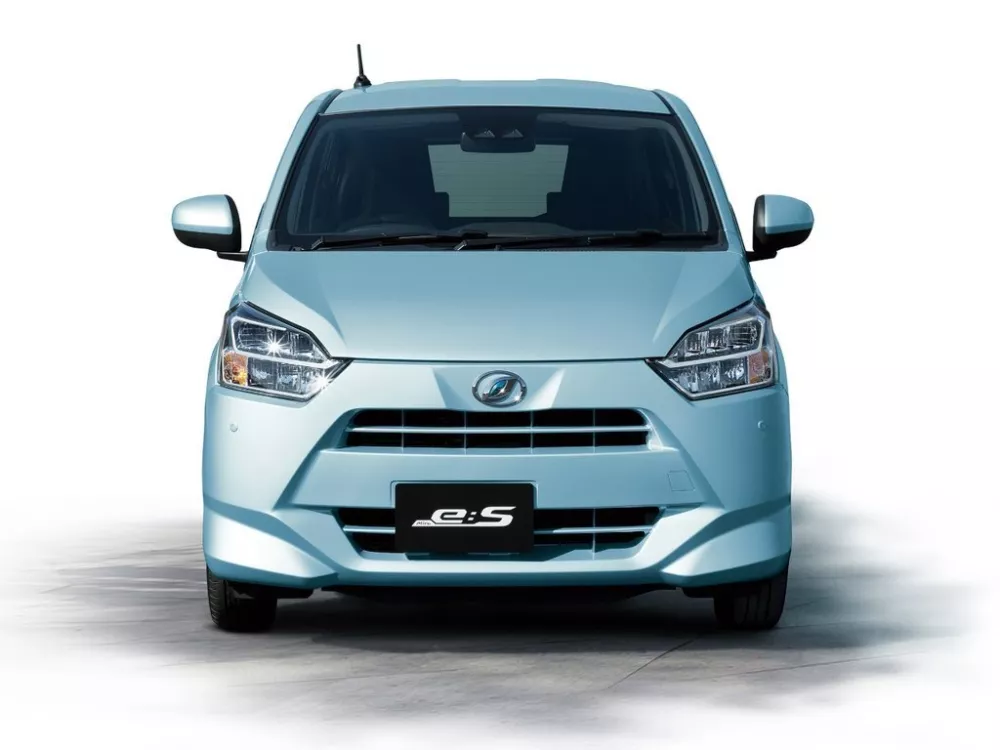 Автомобиль Daihatsu Mira e:S II Хэтчбек (5 дверей)