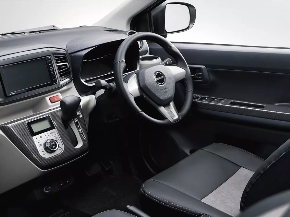 Автомобиль Daihatsu Mira e:S II Хэтчбек (5 дверей)