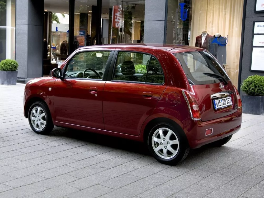 Автомобиль Daihatsu Mira Gino II Хэтчбек (5 дверей)