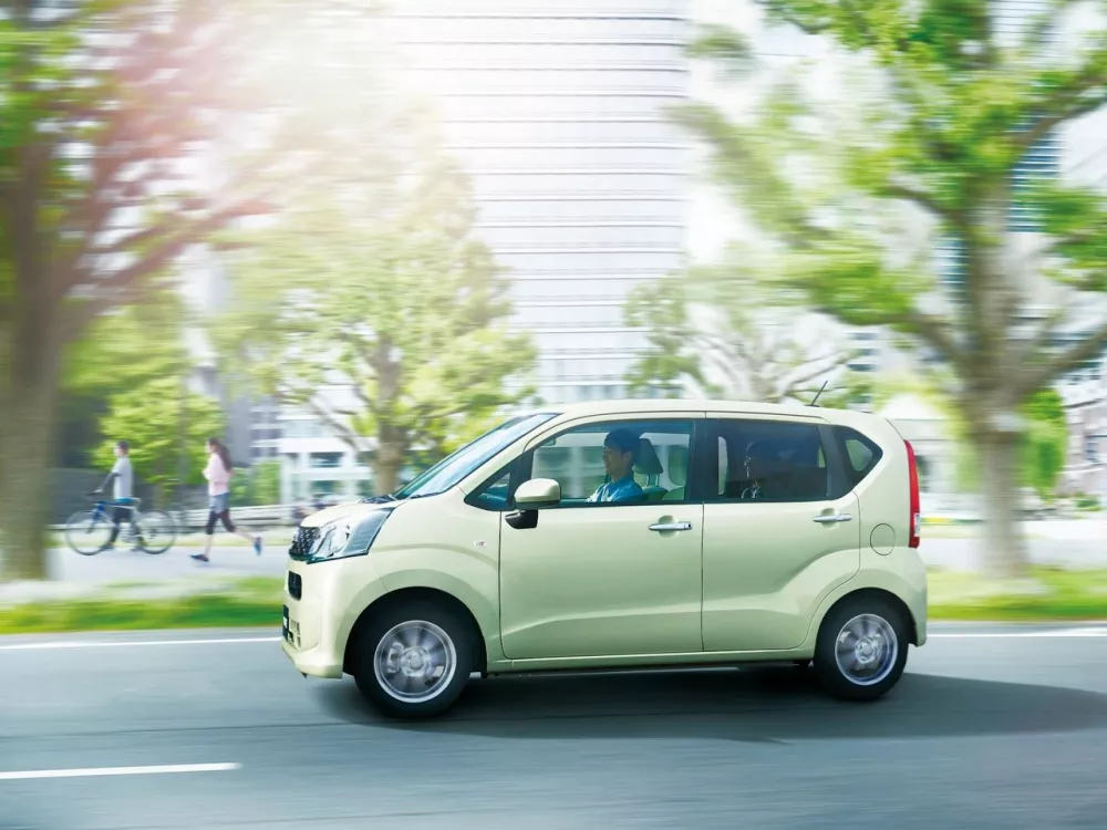 Автомобиль Daihatsu Move VI Микровэн