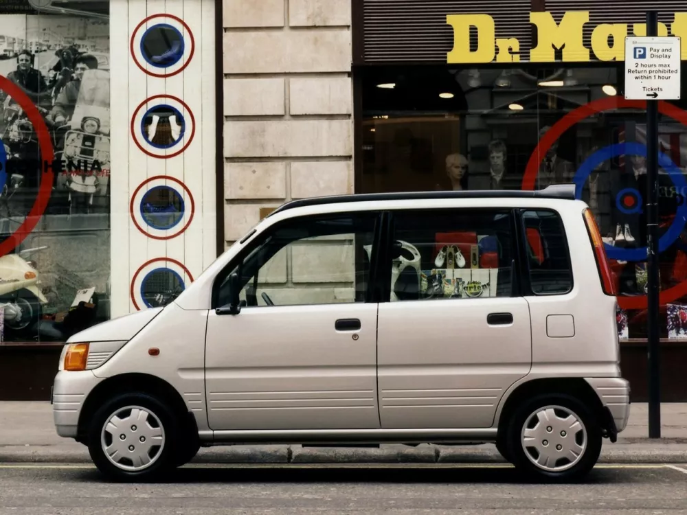 Автомобиль Daihatsu Move I Микровэн