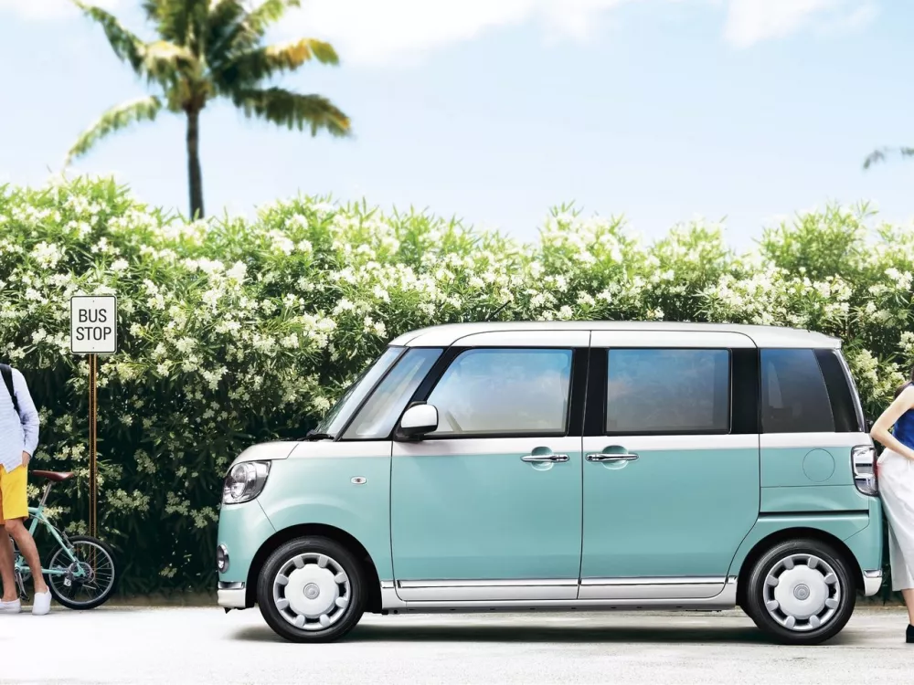 Автомобиль Daihatsu Move Canbus I Микровэн