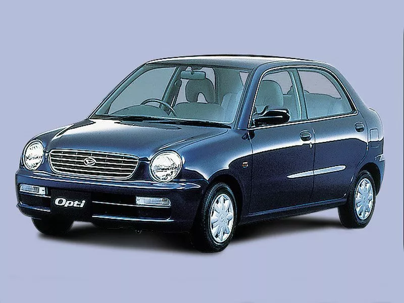 Автомобиль Daihatsu Opti II Седан