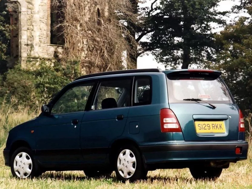 Автомобиль Daihatsu Pyzar I Рестайлинг Компактвэн