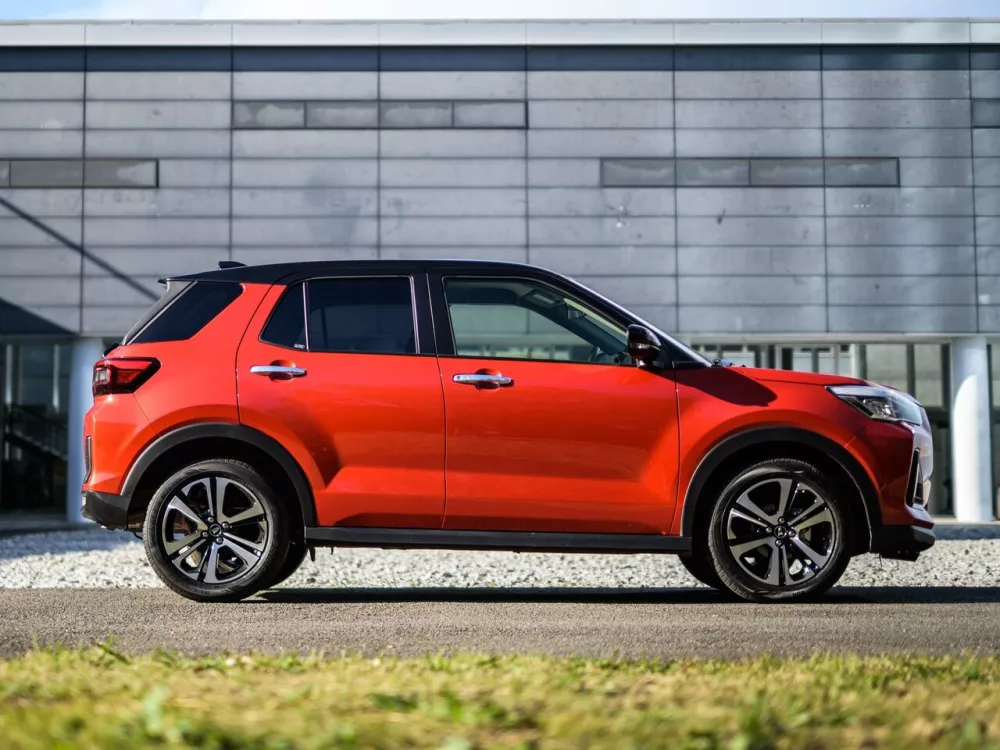 Автомобиль Daihatsu Rocky A200 Внедорожник (5 дверей)