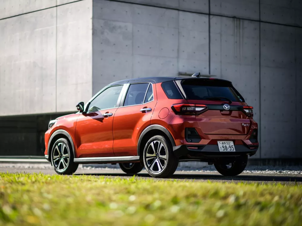 Автомобиль Daihatsu Rocky A200 Внедорожник (5 дверей)