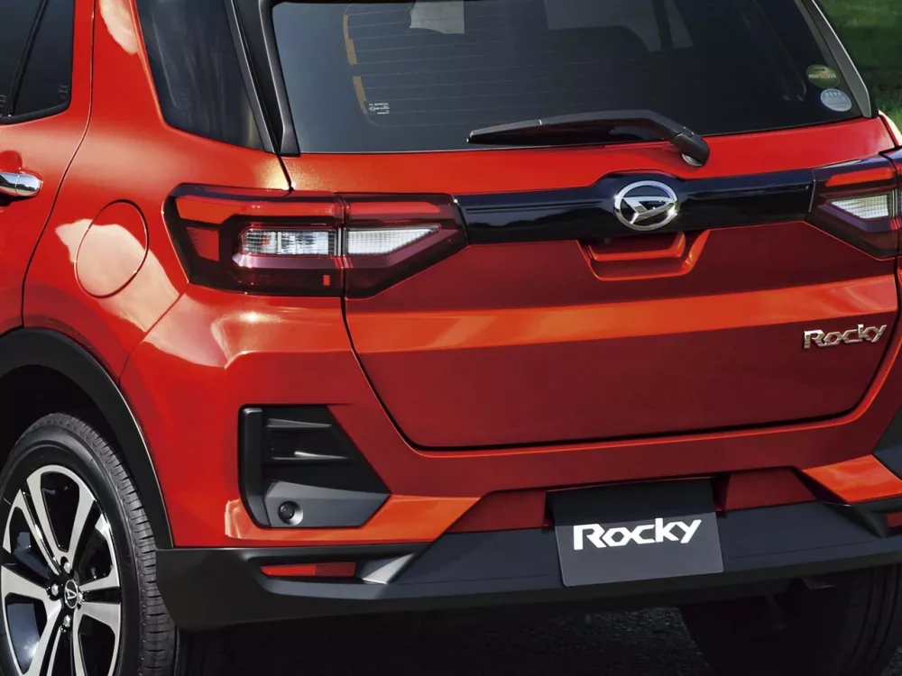 Автомобиль Daihatsu Rocky A200 Внедорожник (5 дверей)
