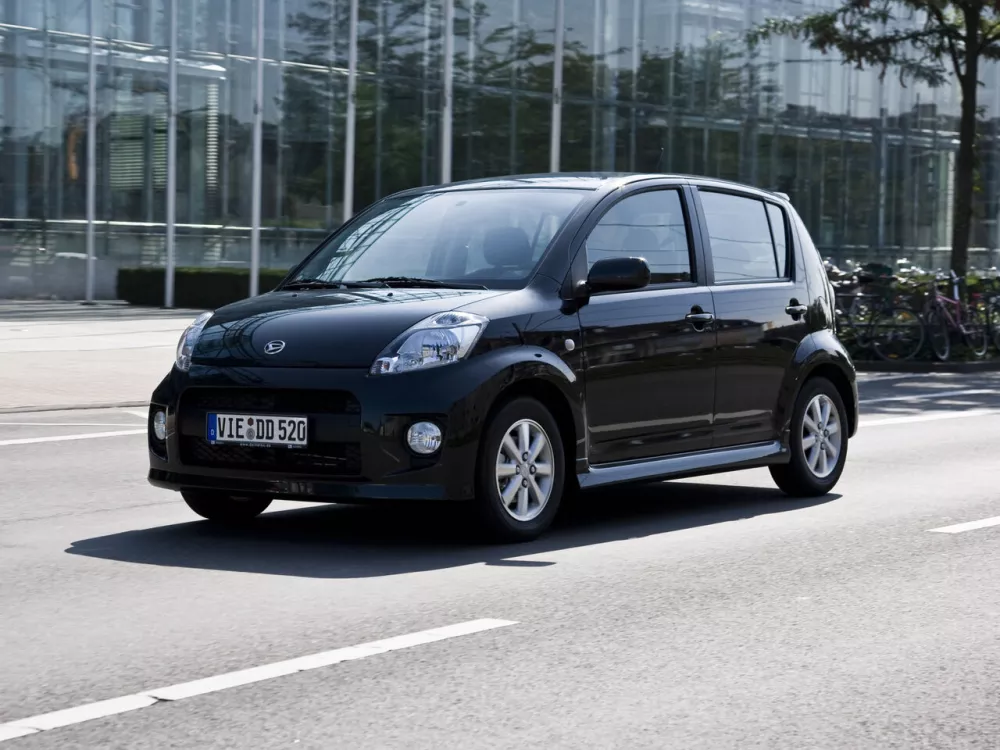 Автомобиль Daihatsu Sirion II (M3) Рестайлинг Хэтчбек (5 дверей)