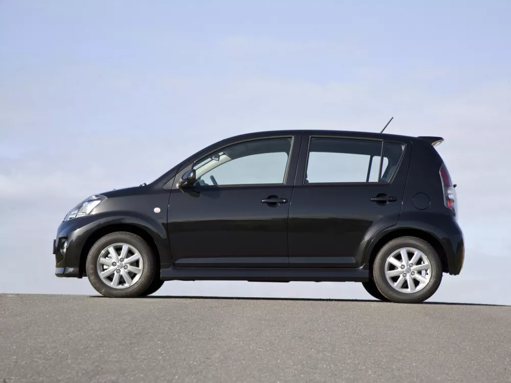 Автомобиль Daihatsu Sirion II (M3) Рестайлинг Хэтчбек (5 дверей)