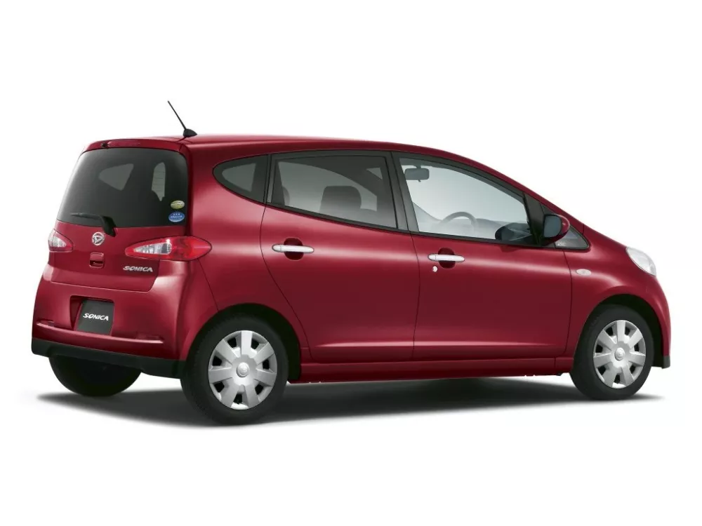 Автомобиль Daihatsu Sonica Хэтчбек (5 дверей)