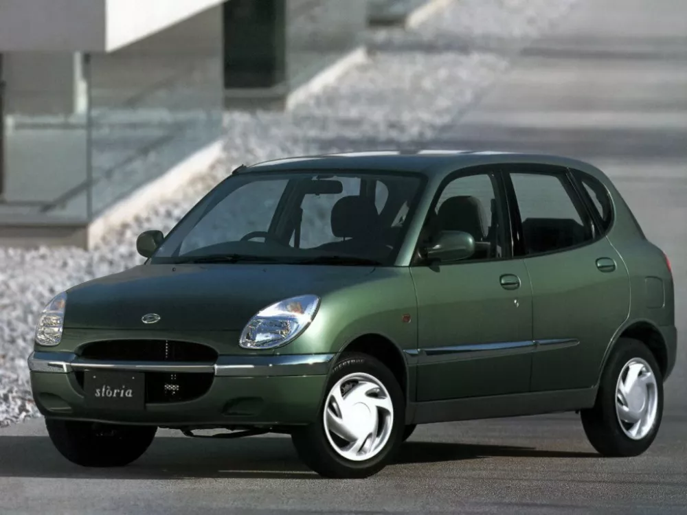 Автомобиль Daihatsu Storia I (M100) Хэтчбек (5 дверей)
