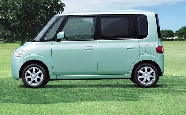 Автомобиль Daihatsu Tanto I Микровэн