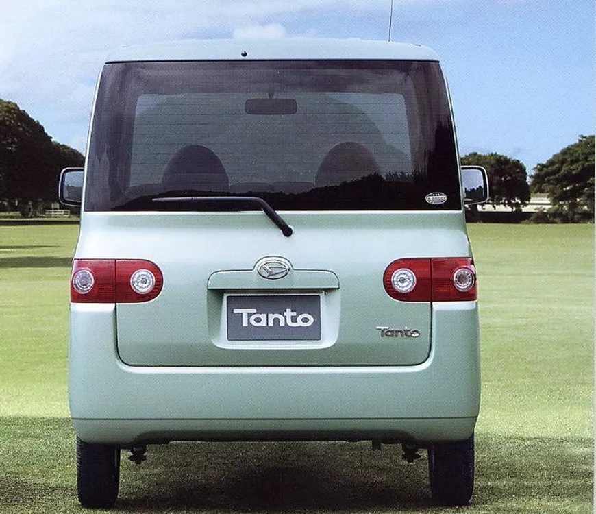 Автомобиль Daihatsu Tanto I Микровэн