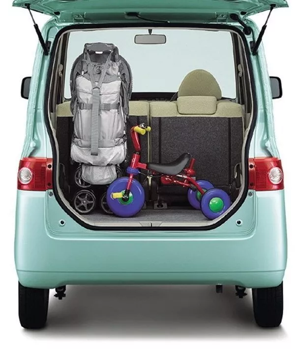Автомобиль Daihatsu Tanto I Микровэн