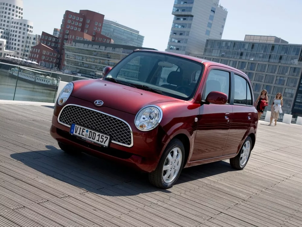 Автомобиль Daihatsu Trevis Хэтчбек (5 дверей)