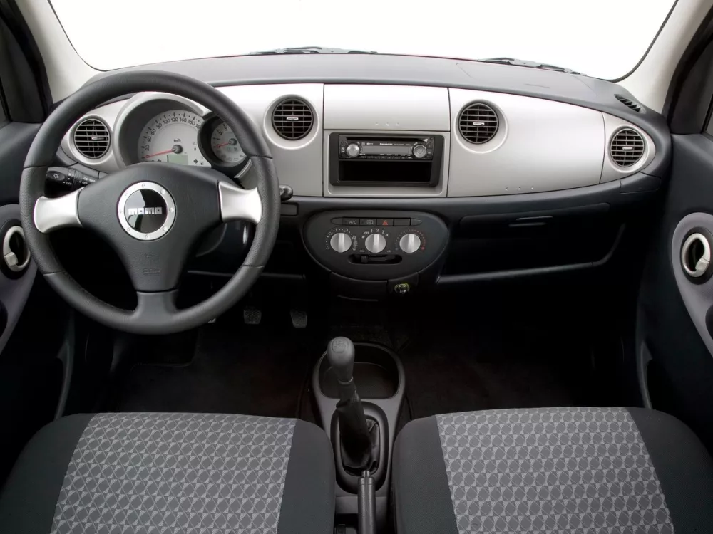 Автомобиль Daihatsu Trevis Хэтчбек (5 дверей)