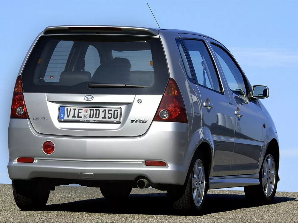 Автомобиль Daihatsu YRV I Компактвэн