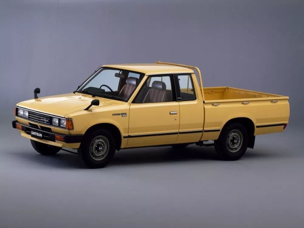 Автомобиль Datsun 720 Пикап Полуторная кабина