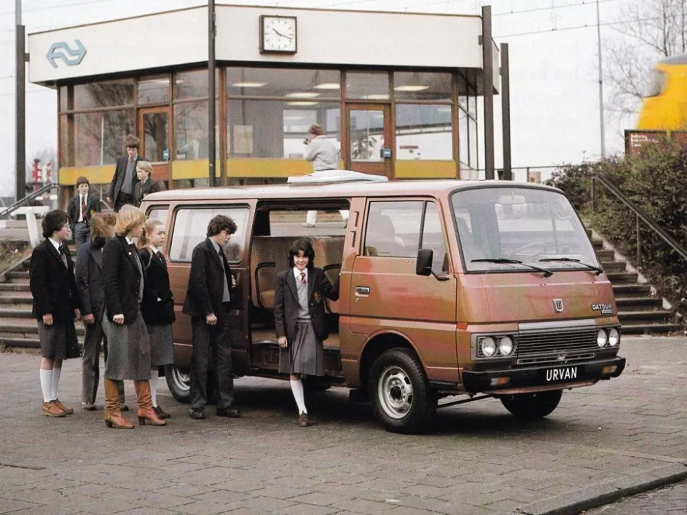 Автомобиль Datsun Urvan E23 Минивэн