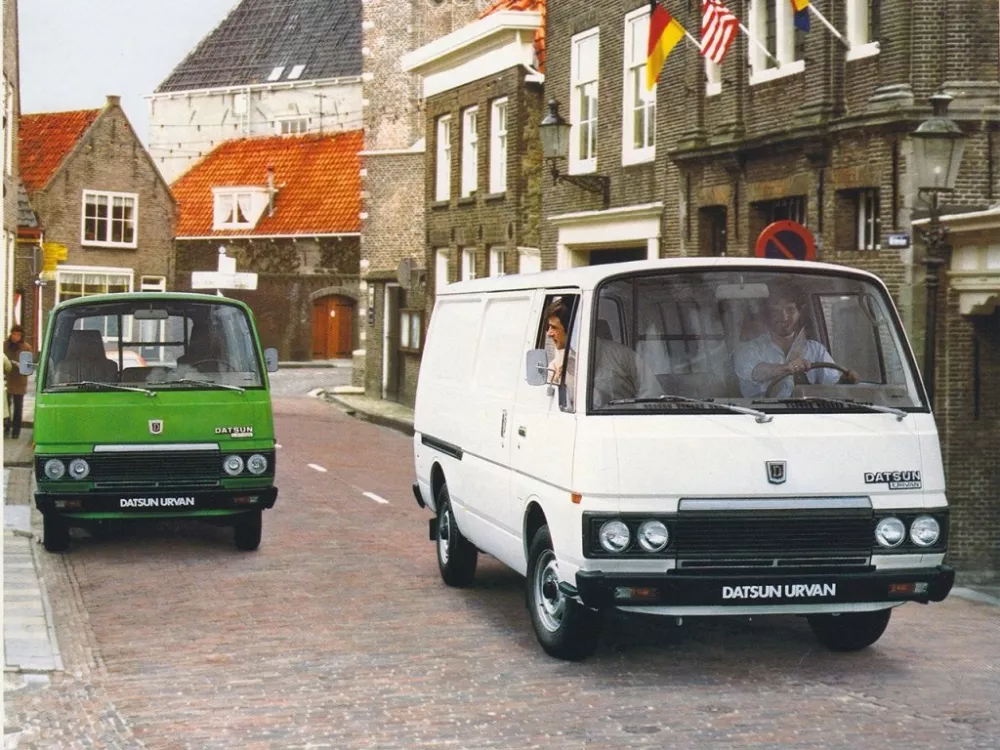 Автомобиль Datsun Urvan E23 Минивэн