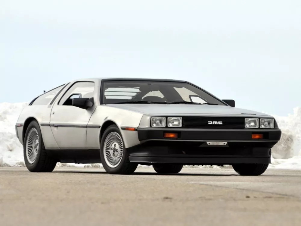 Автомобиль DeLorean DMC-12 Купе