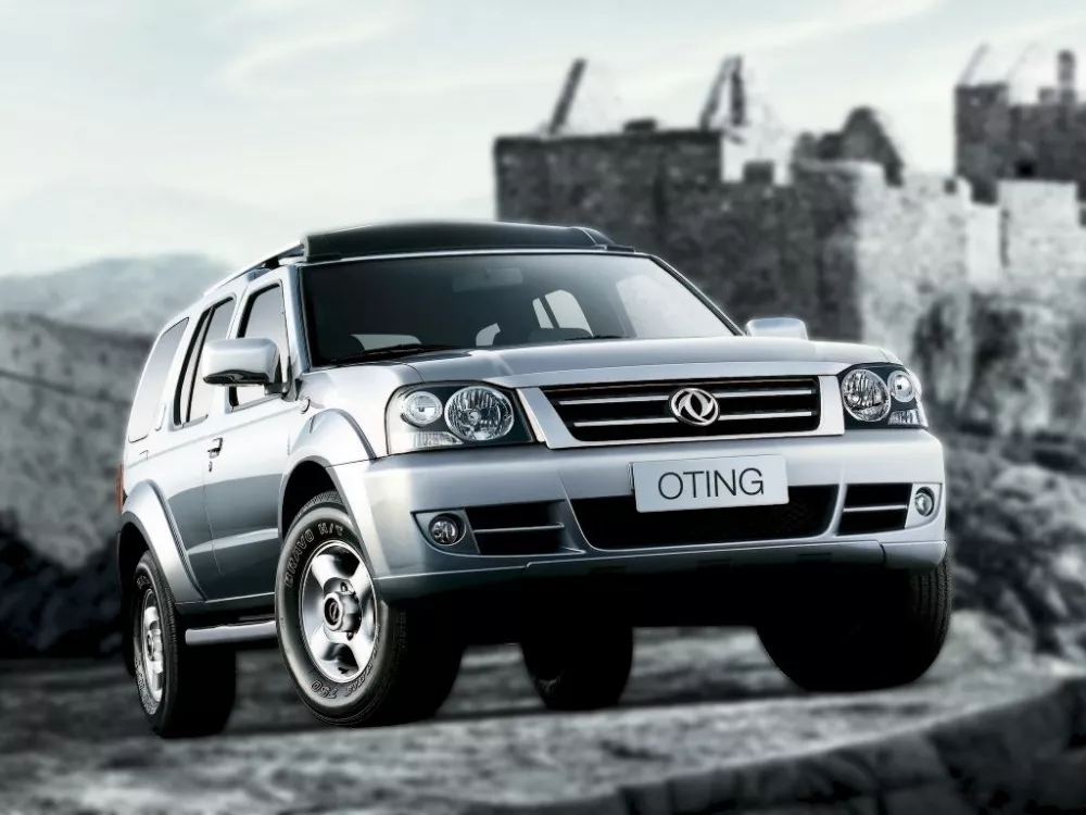 Автомобиль Dongfeng Oting Внедорожник (5 дверей)