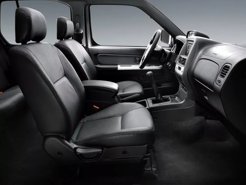 Автомобиль Dongfeng Oting Внедорожник (5 дверей)