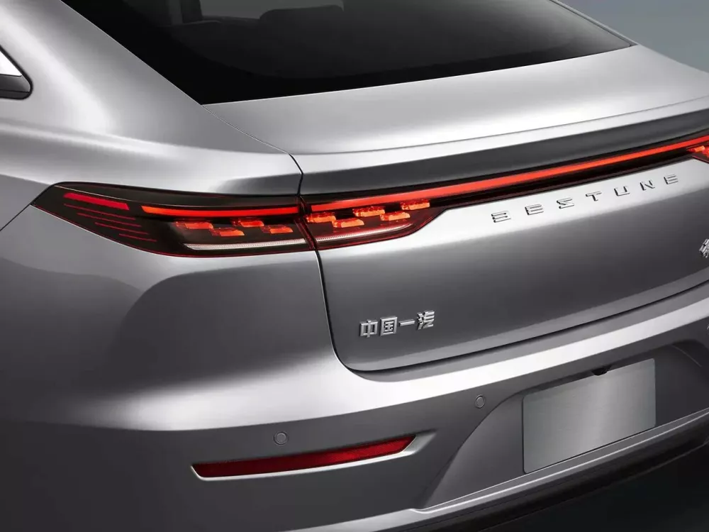 Автомобиль FAW Bestune B70 I Рестайлинг Лифтбек