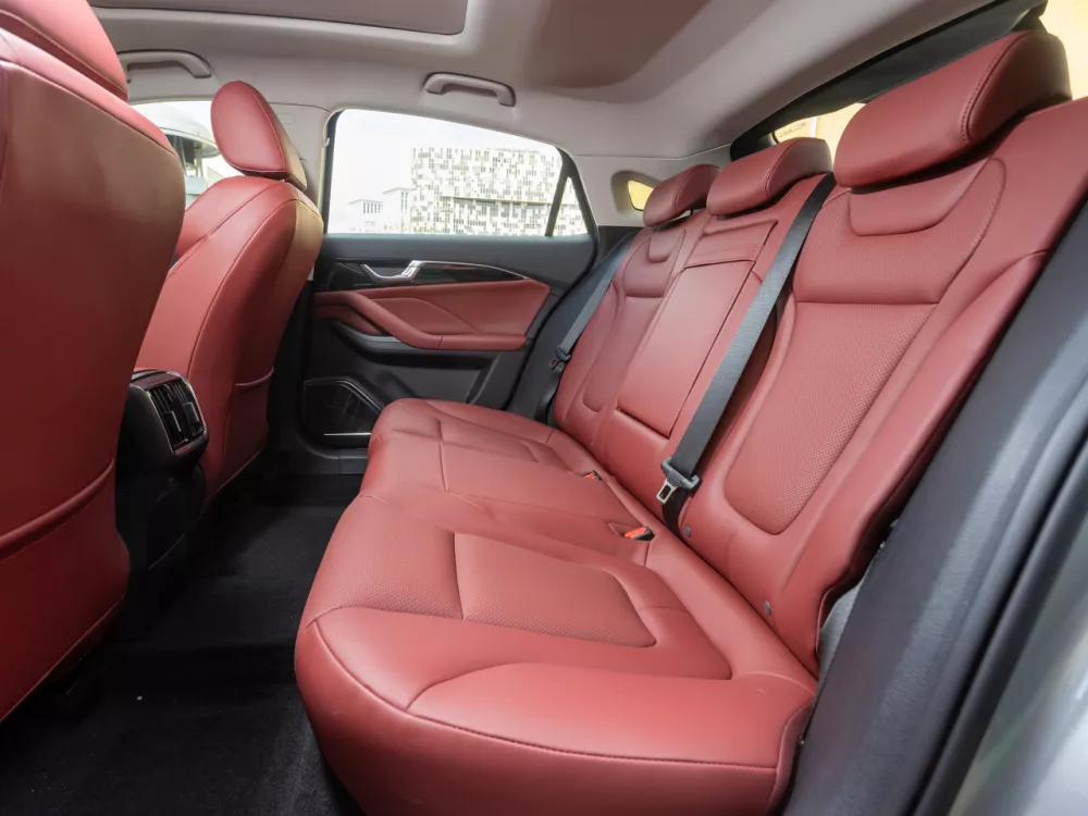 Автомобиль FAW Bestune B70 I Лифтбек
