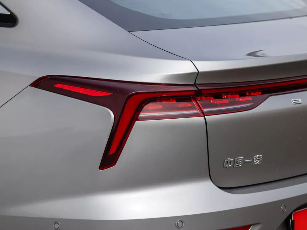 Автомобиль FAW Bestune B70 I Лифтбек