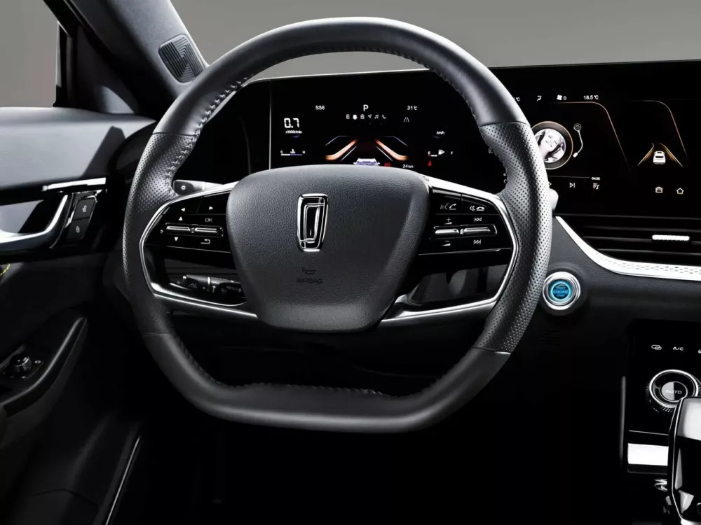 Автомобиль FAW Bestune B70S Внедорожник (5 дверей)