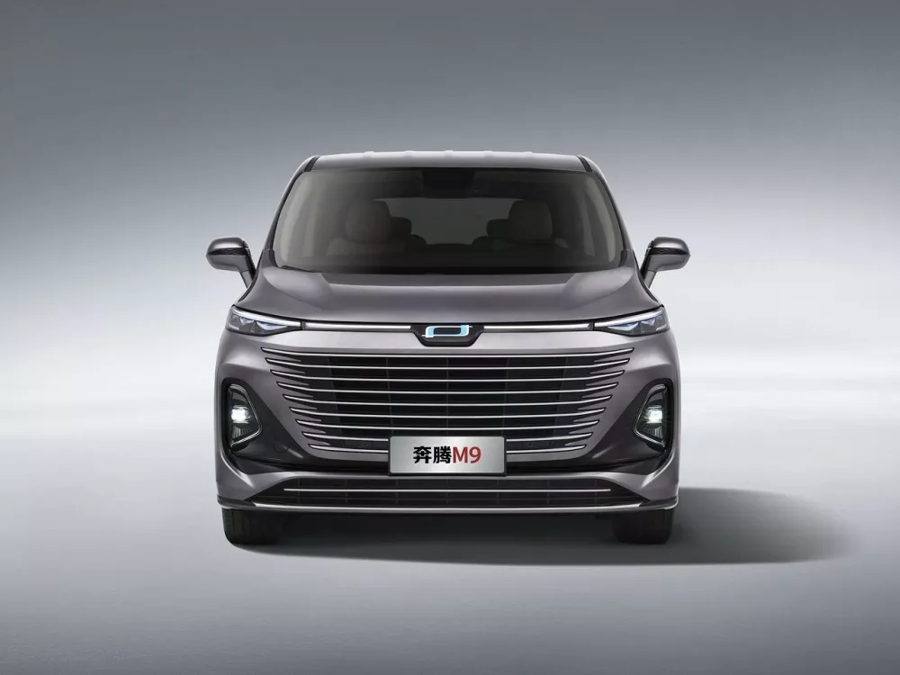 Автомобиль FAW Bestune M9 Минивэн