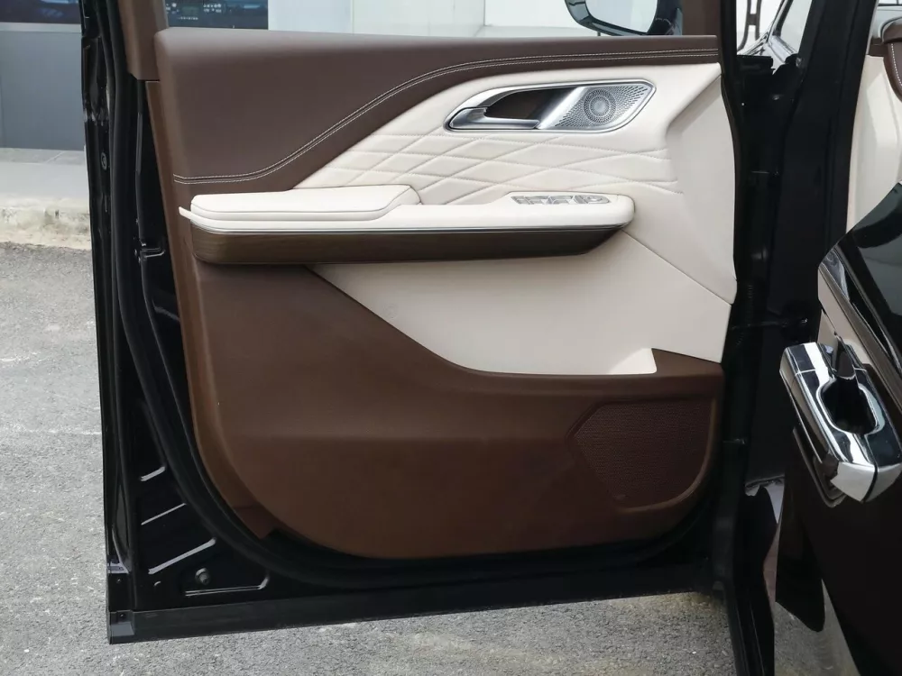 Автомобиль FAW Bestune M9 Минивэн