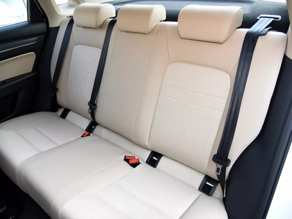 Автомобиль FAW Besturn B30 I Седан