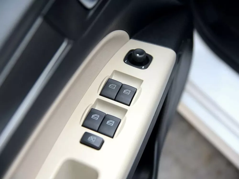 Автомобиль FAW Besturn B30 I Седан