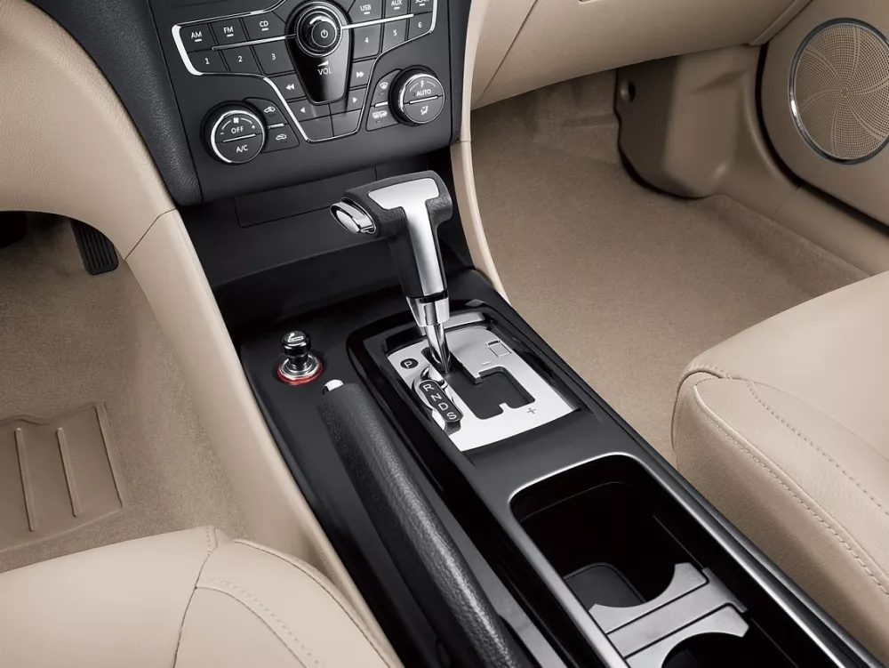 Автомобиль FAW Besturn B50 I Рестайлинг Седан