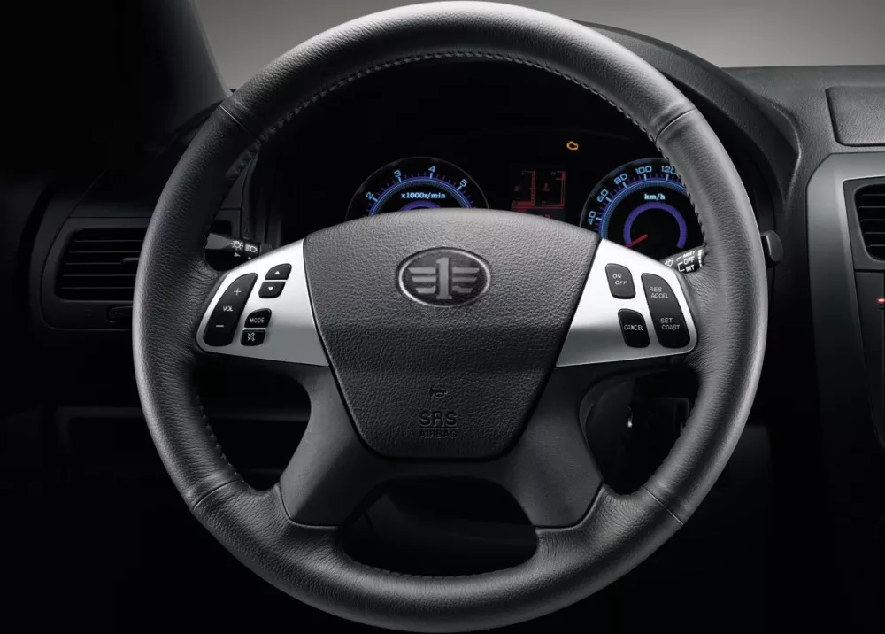 Автомобиль FAW Besturn B50 I Седан