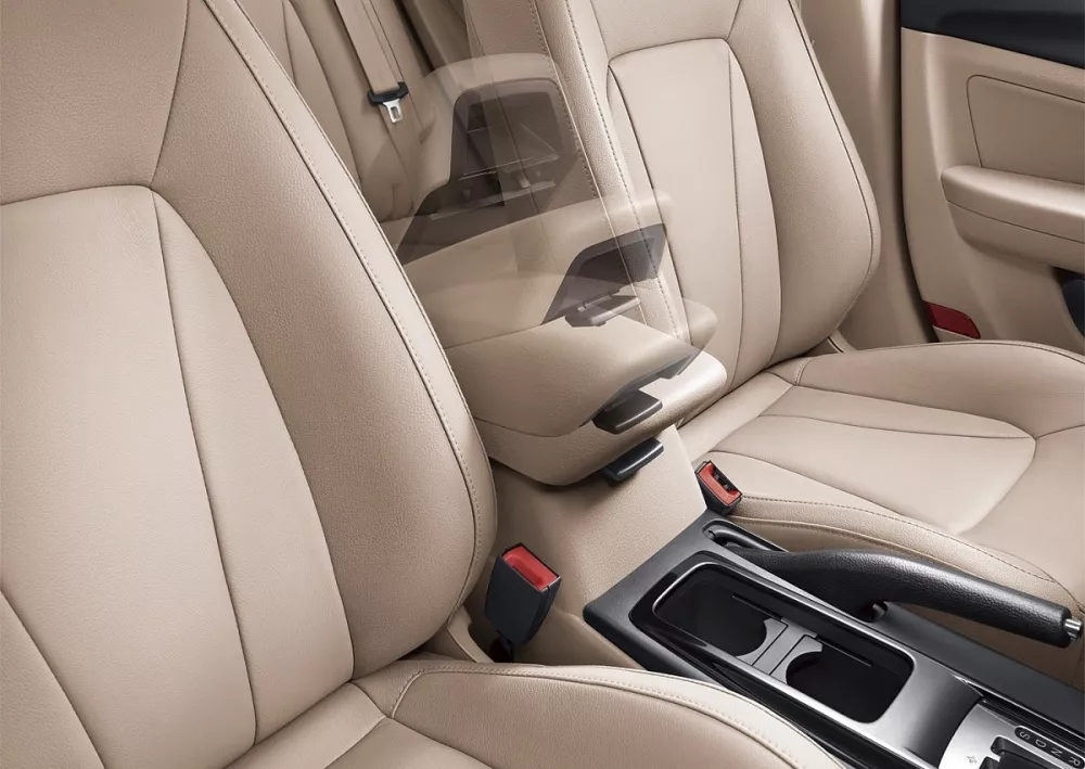 Автомобиль FAW Besturn B50 I Рестайлинг Седан