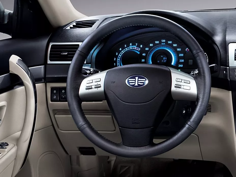 Автомобиль FAW Besturn B70 I Седан