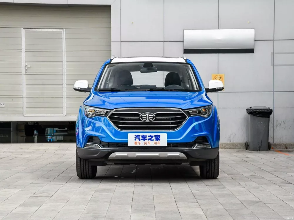 Автомобиль FAW Besturn X40 I Внедорожник (5 дверей)
