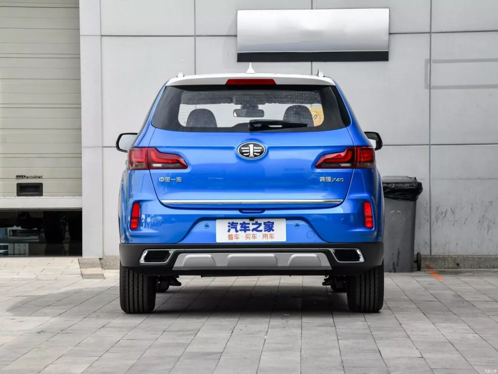 Автомобиль FAW Besturn X40 I Внедорожник (5 дверей)