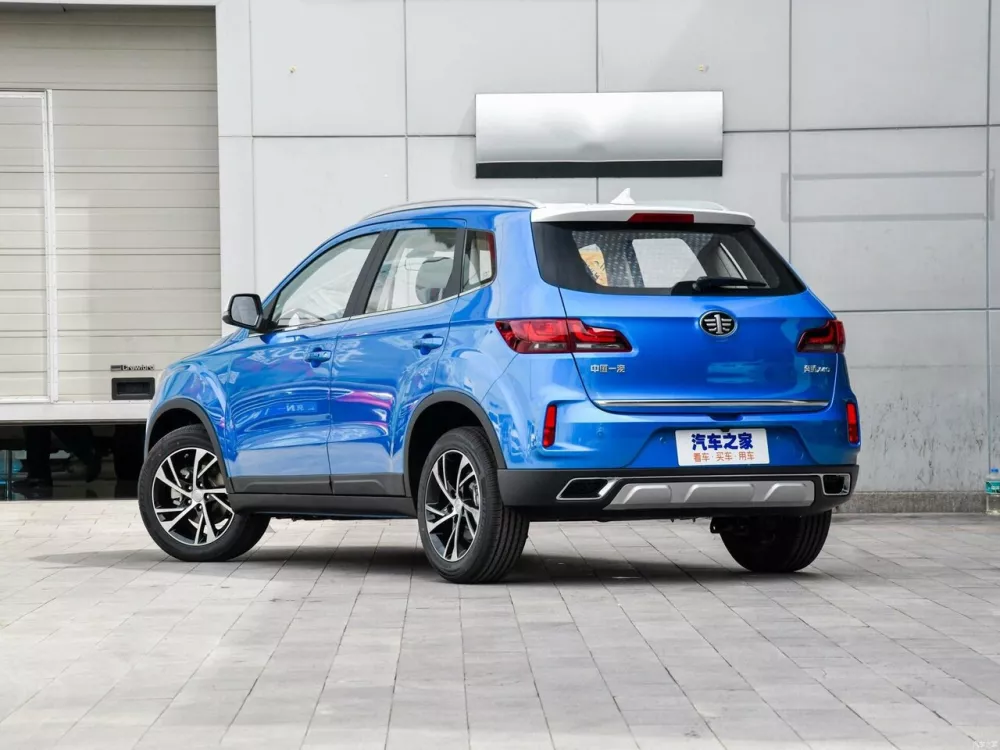 Автомобиль FAW Besturn X40 I Внедорожник (5 дверей)