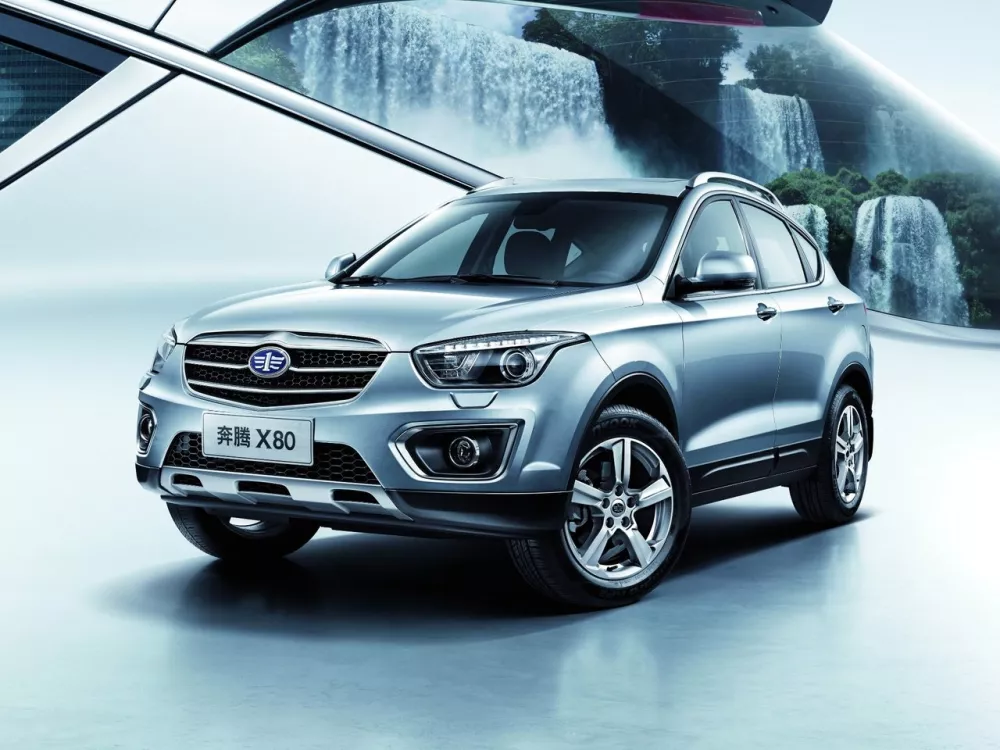 Автомобиль FAW Besturn X80 I Внедорожник (5 дверей)