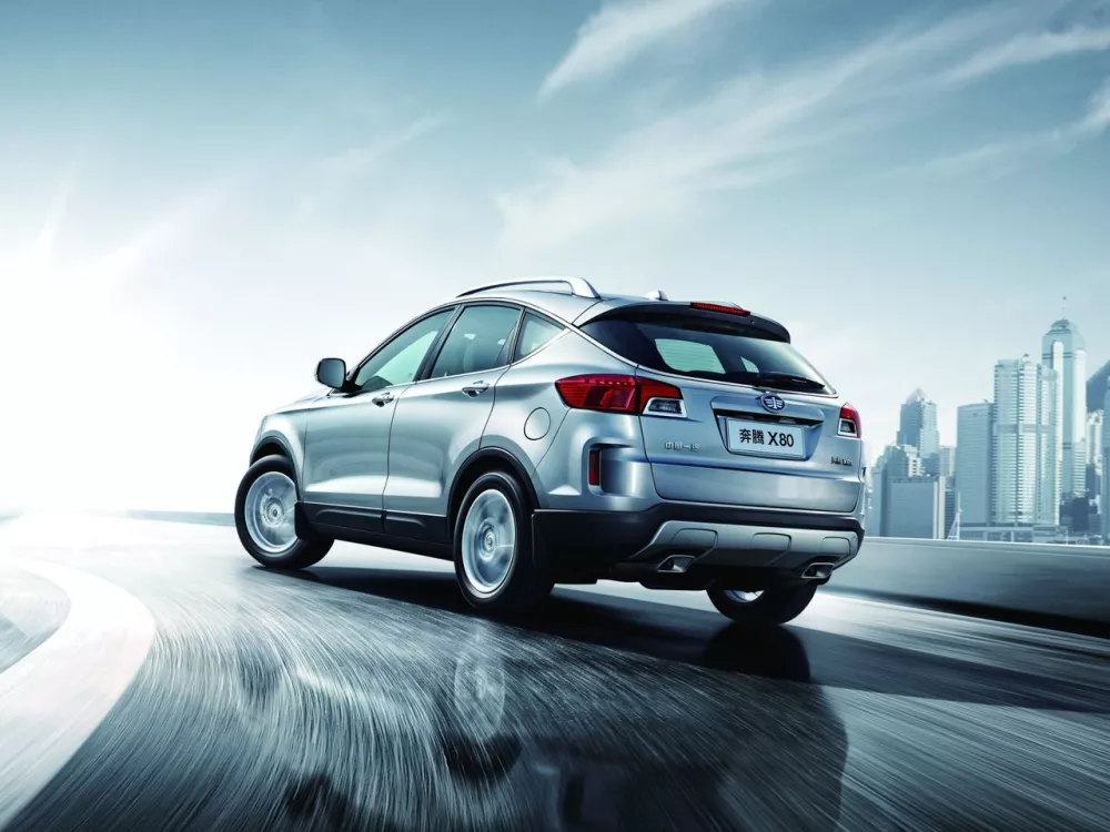 Автомобиль FAW Besturn X80 I Внедорожник (5 дверей)