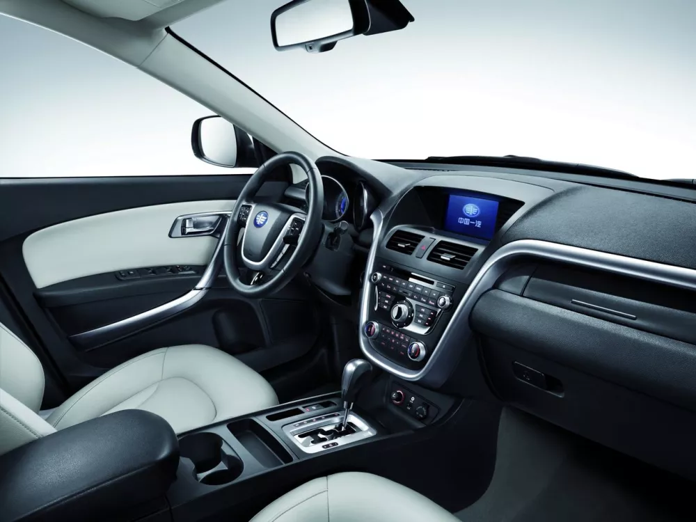 Автомобиль FAW Besturn X80 I Внедорожник (5 дверей)