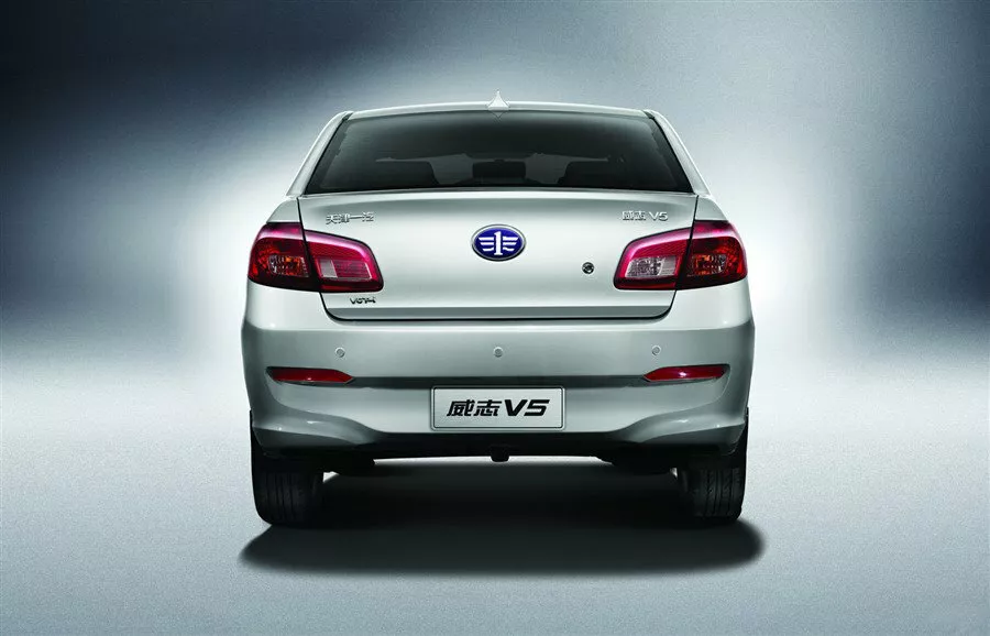 Автомобиль FAW V5 Седан