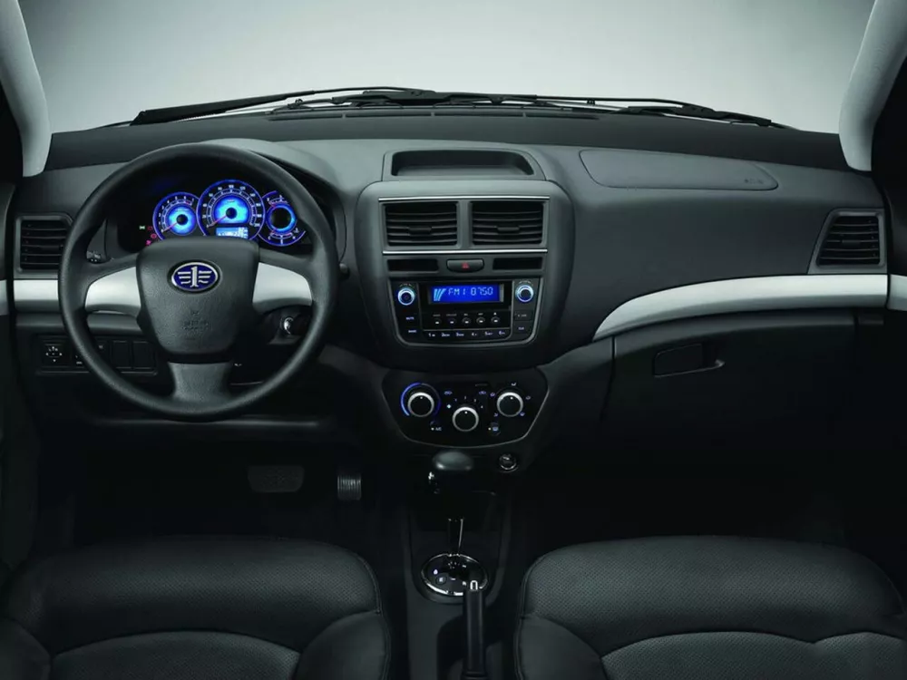 Автомобиль FAW V5 Седан